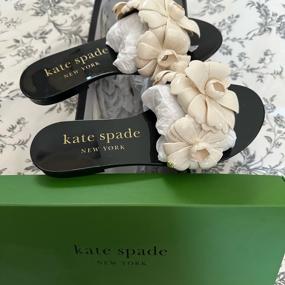 Brand new Kate Spade Jaylee sandals with box. - Picture 2 of 3